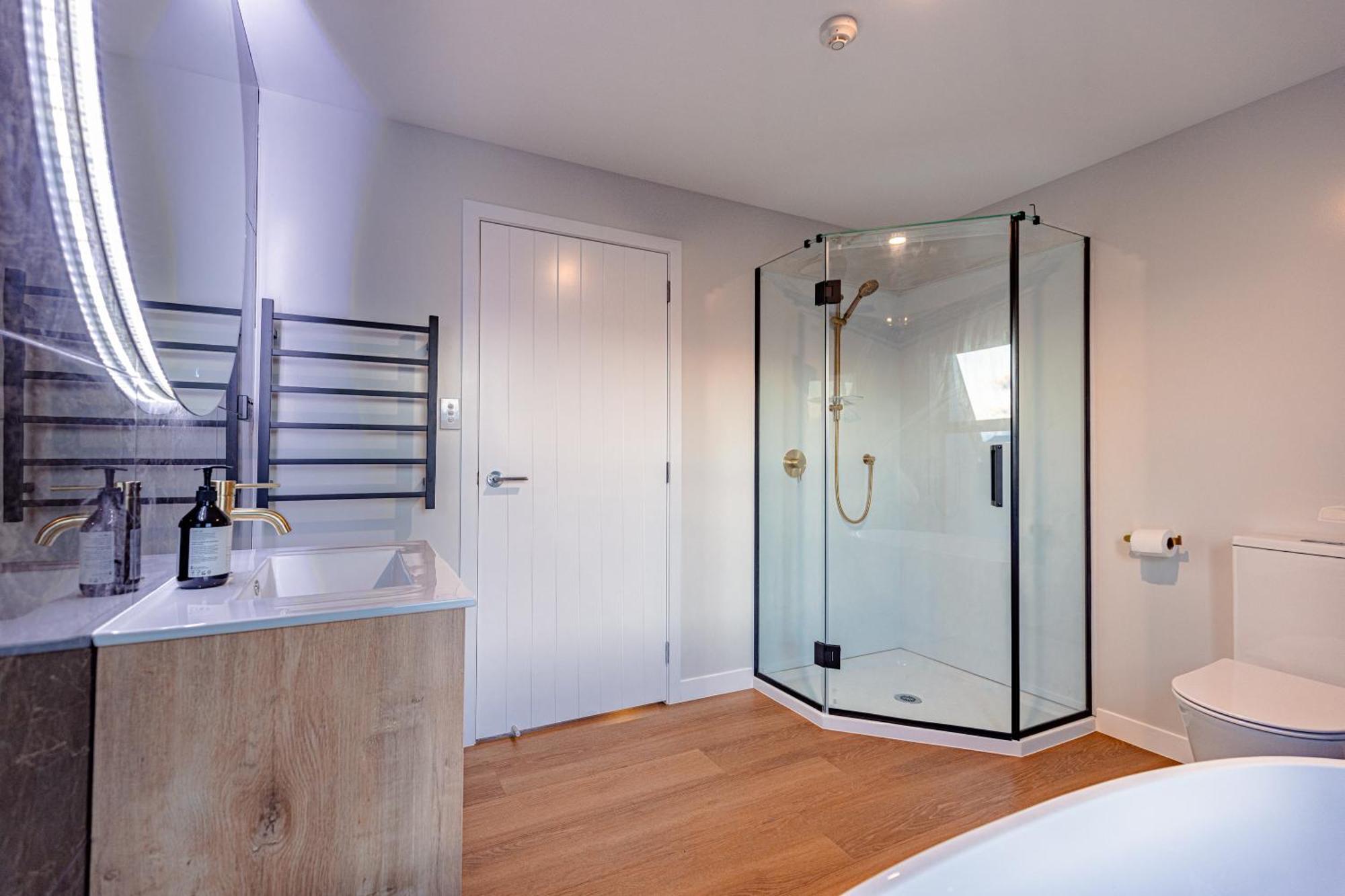 Johnston Apartments - Award-Winning Building, Your Unforgettable Stay Уонгануи Экстерьер фото