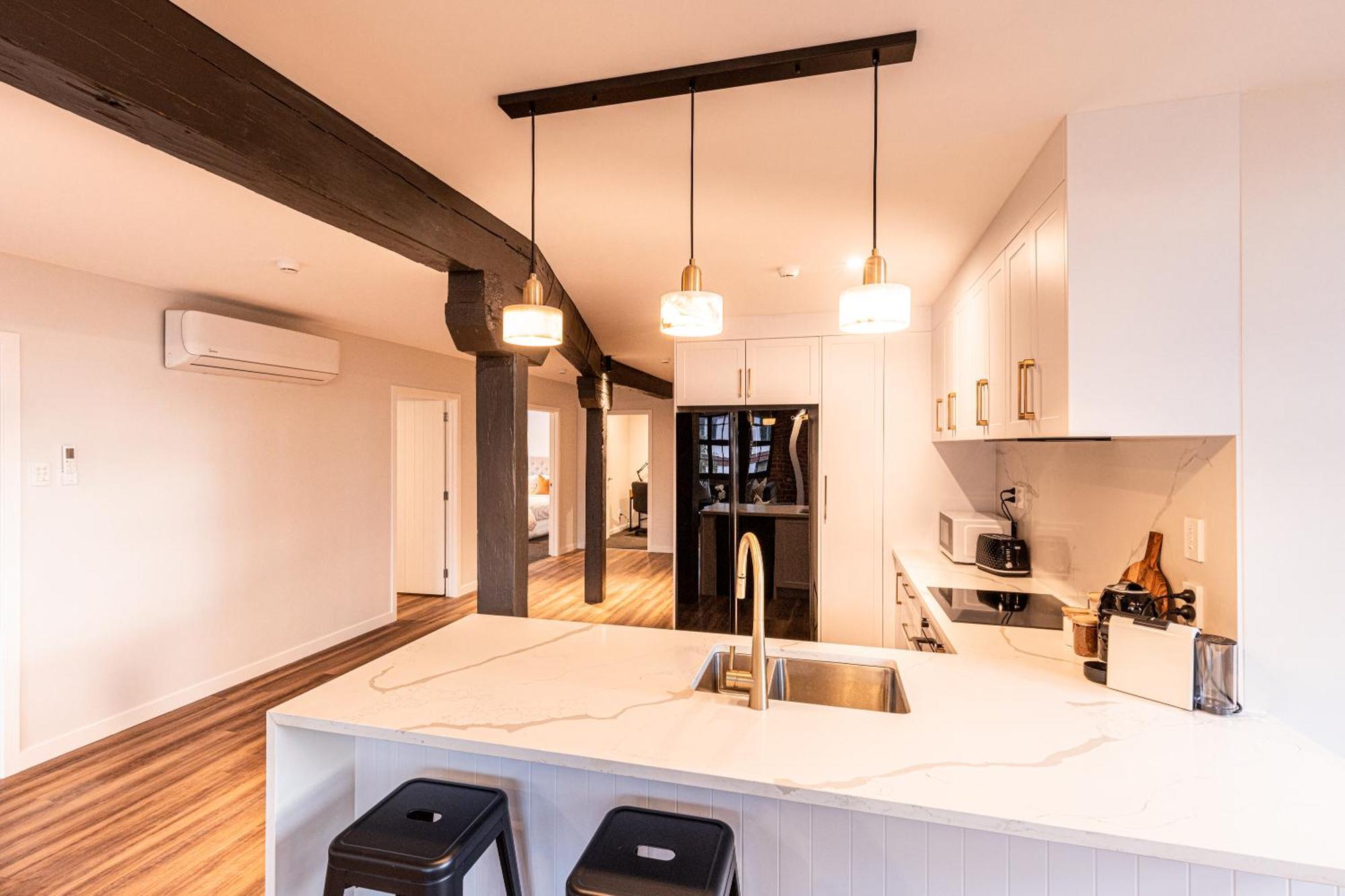 Johnston Apartments - Award-Winning Building, Your Unforgettable Stay Уонгануи Экстерьер фото