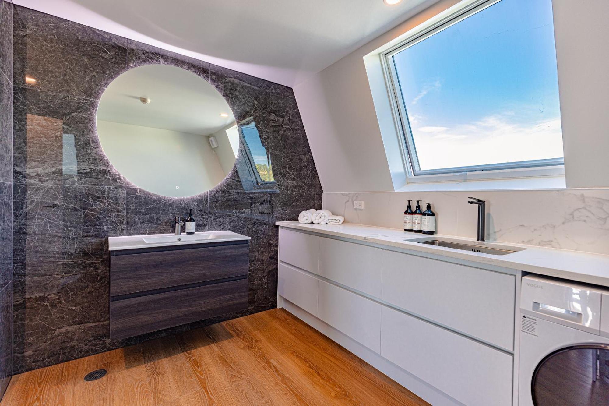 Johnston Apartments - Award-Winning Building, Your Unforgettable Stay Уонгануи Экстерьер фото