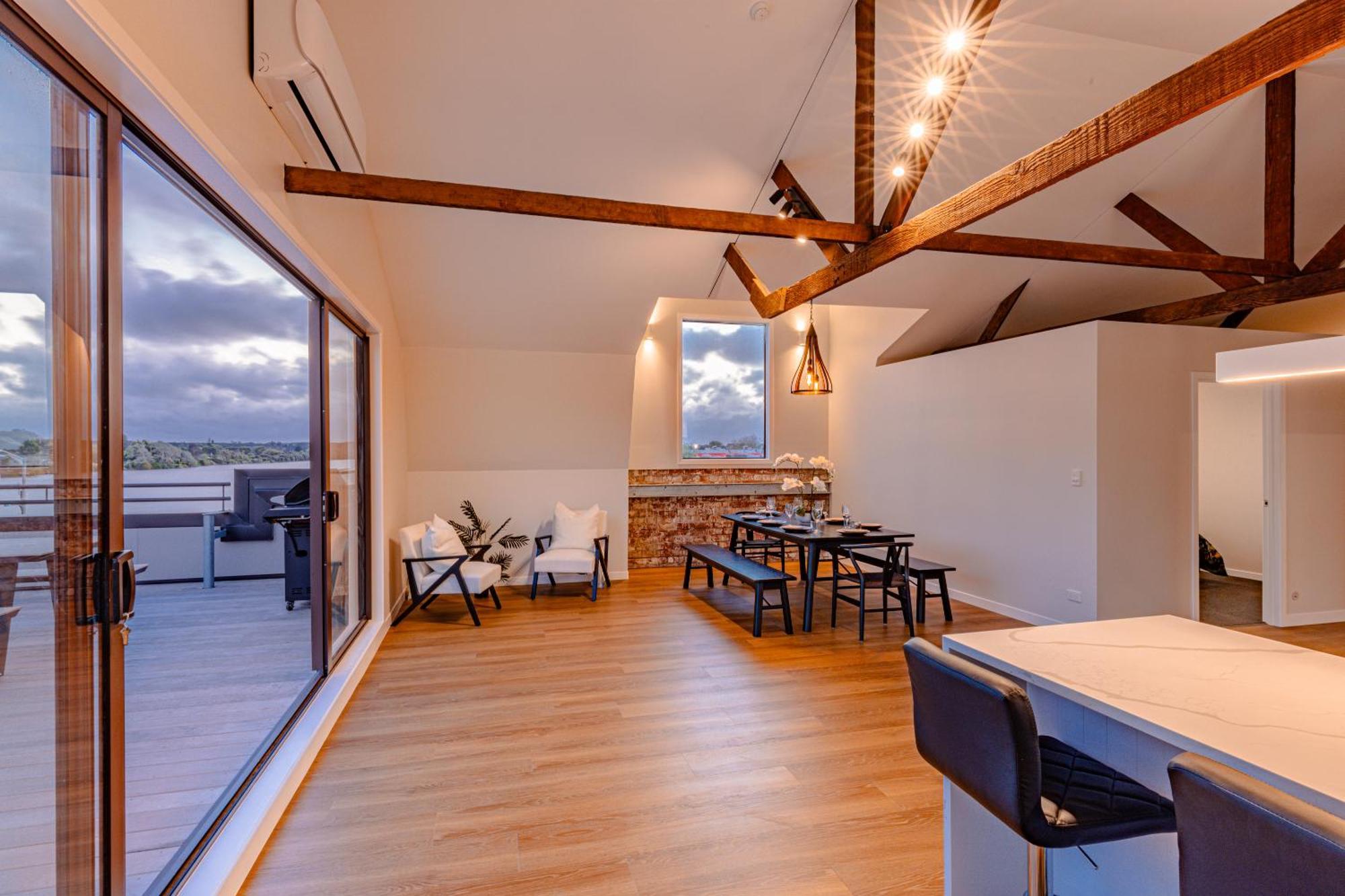 Johnston Apartments - Award-Winning Building, Your Unforgettable Stay Уонгануи Экстерьер фото