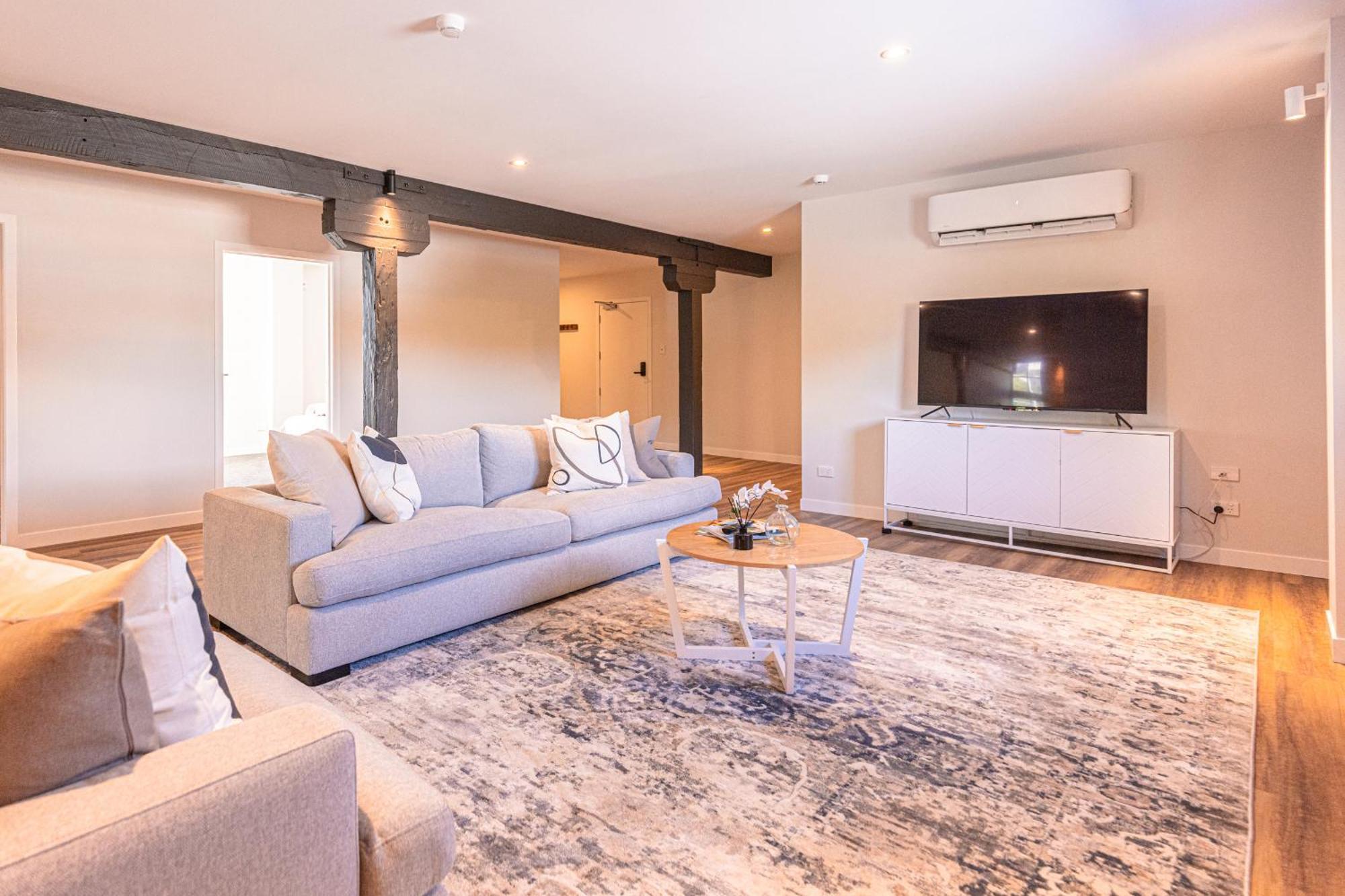 Johnston Apartments - Award-Winning Building, Your Unforgettable Stay Уонгануи Экстерьер фото